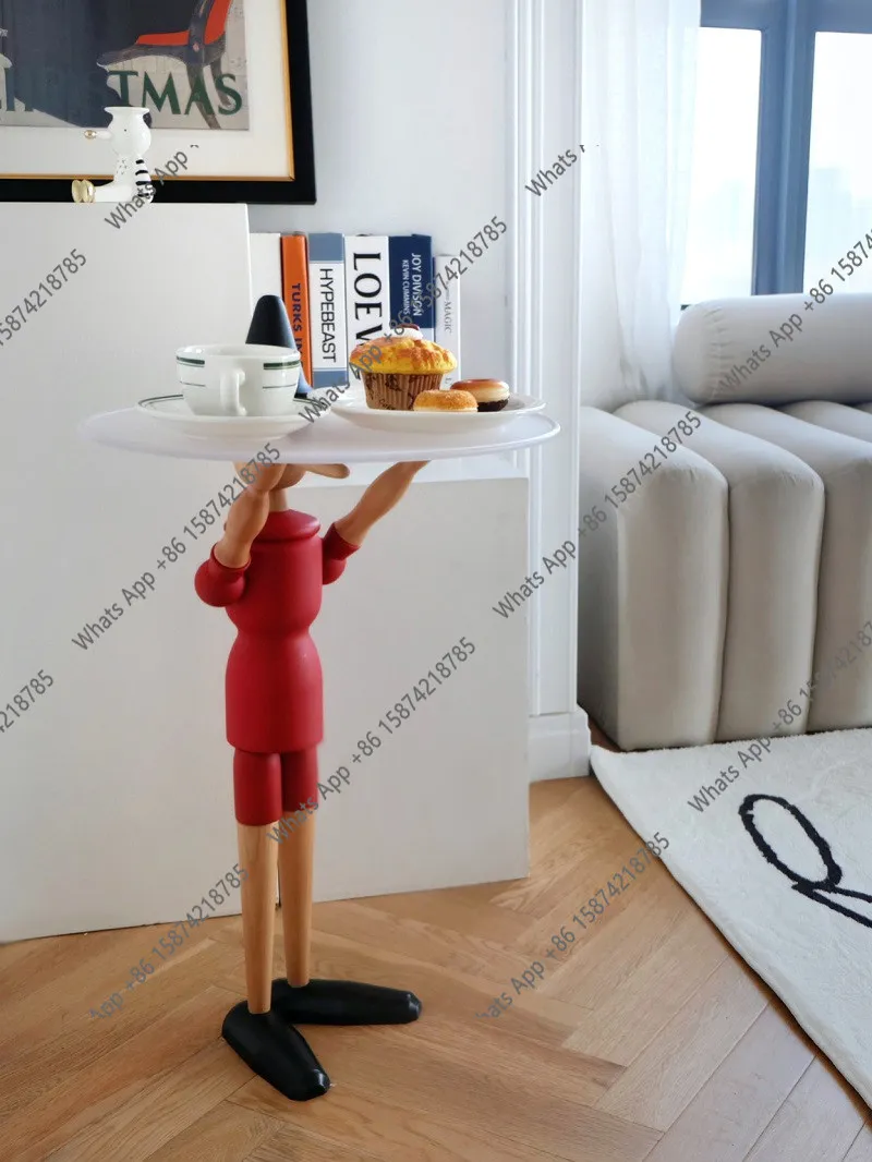 

Изысканный журнальный столик в стиле легкой роскоши, миниатюрный, из массива дерева, в средневековом стиле, креативный, узкий, приставной к дивану, с прозрачными краями.