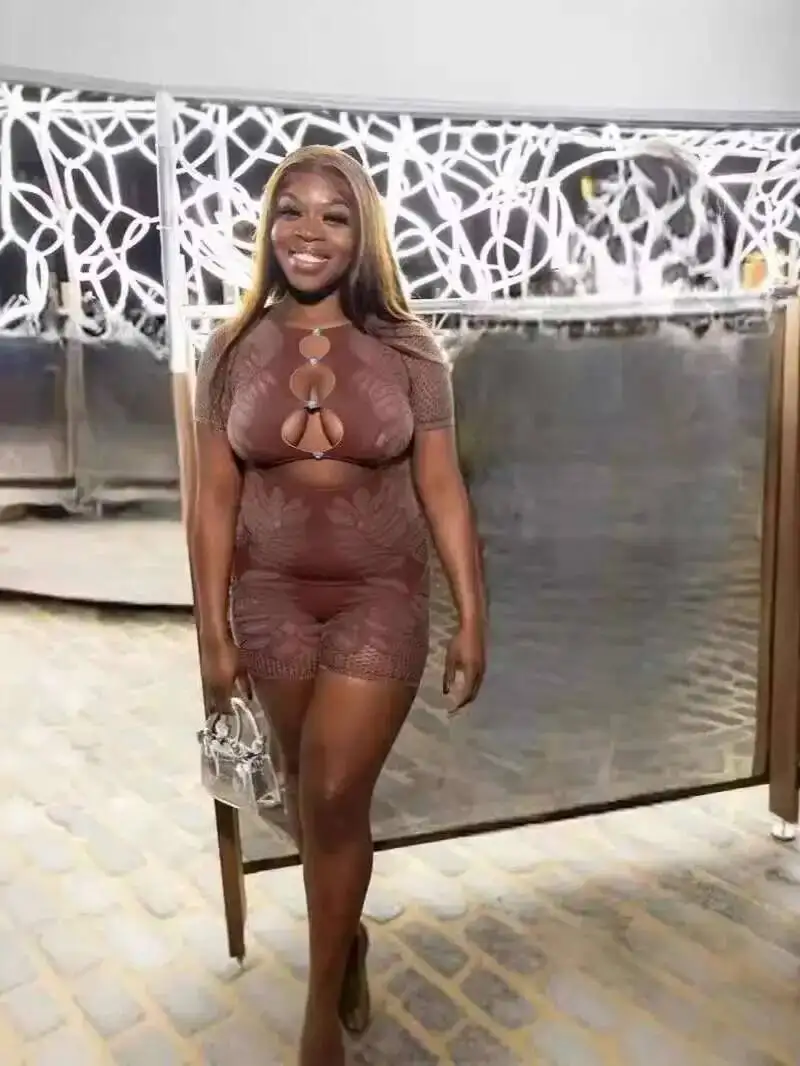 

Summer Thickening Lace Hollow Out Bodycon Rompers Women Round Neck Short Sleeve Slim Fashion Jumpsuit Shorts Elegant Cham NKDD