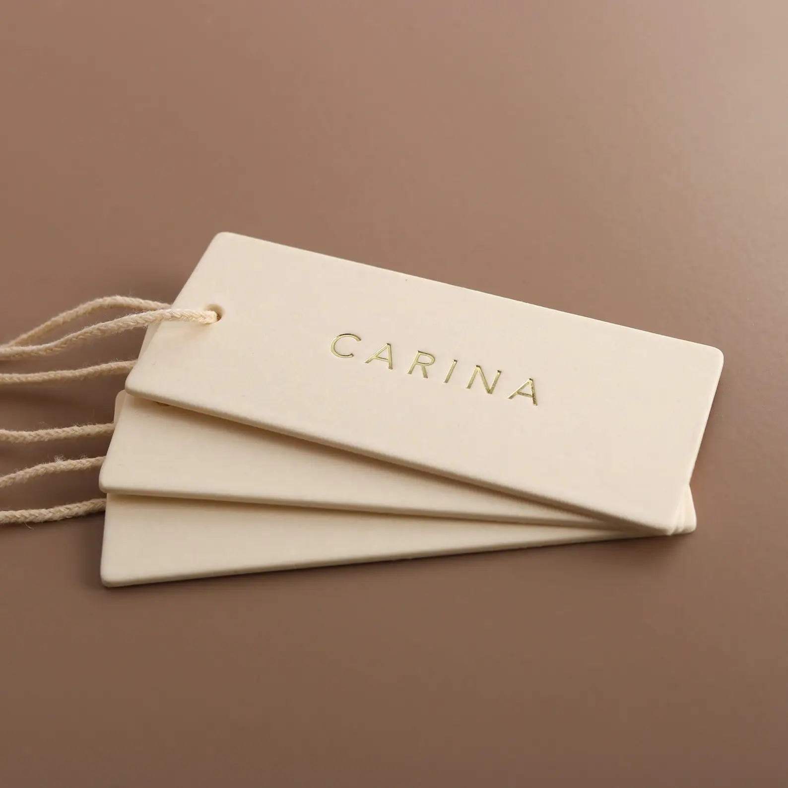Customized Hangtag 1MM Vanilla Paper Women's Clothing Cardboard Printing Make Universal Swing Hang Tags