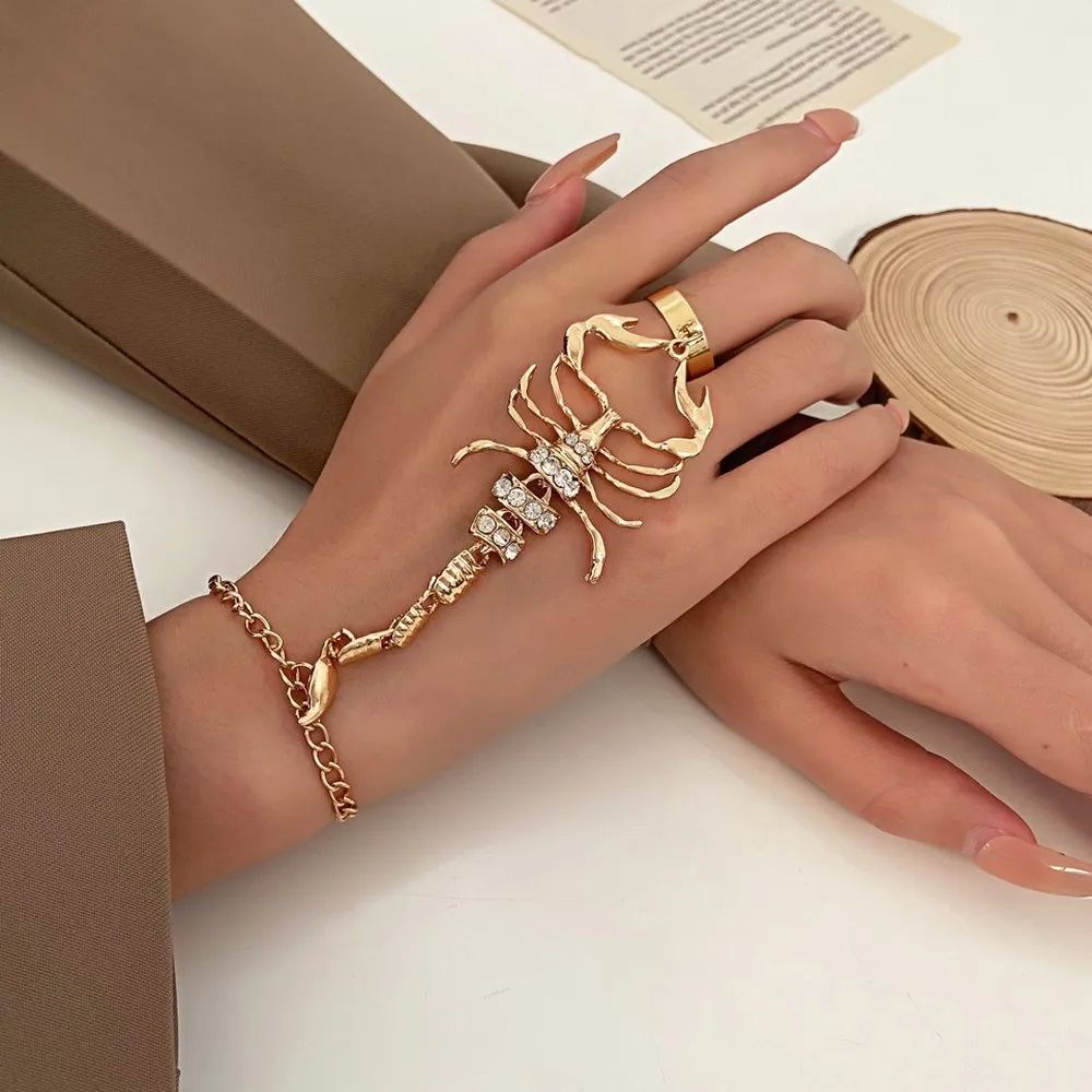 Exaggerated 3D Scorpion Finger Bracelet for Women, Micro-Set Zircon, Sweet Cool Hot Girl Punk Hand Chain Jewelry