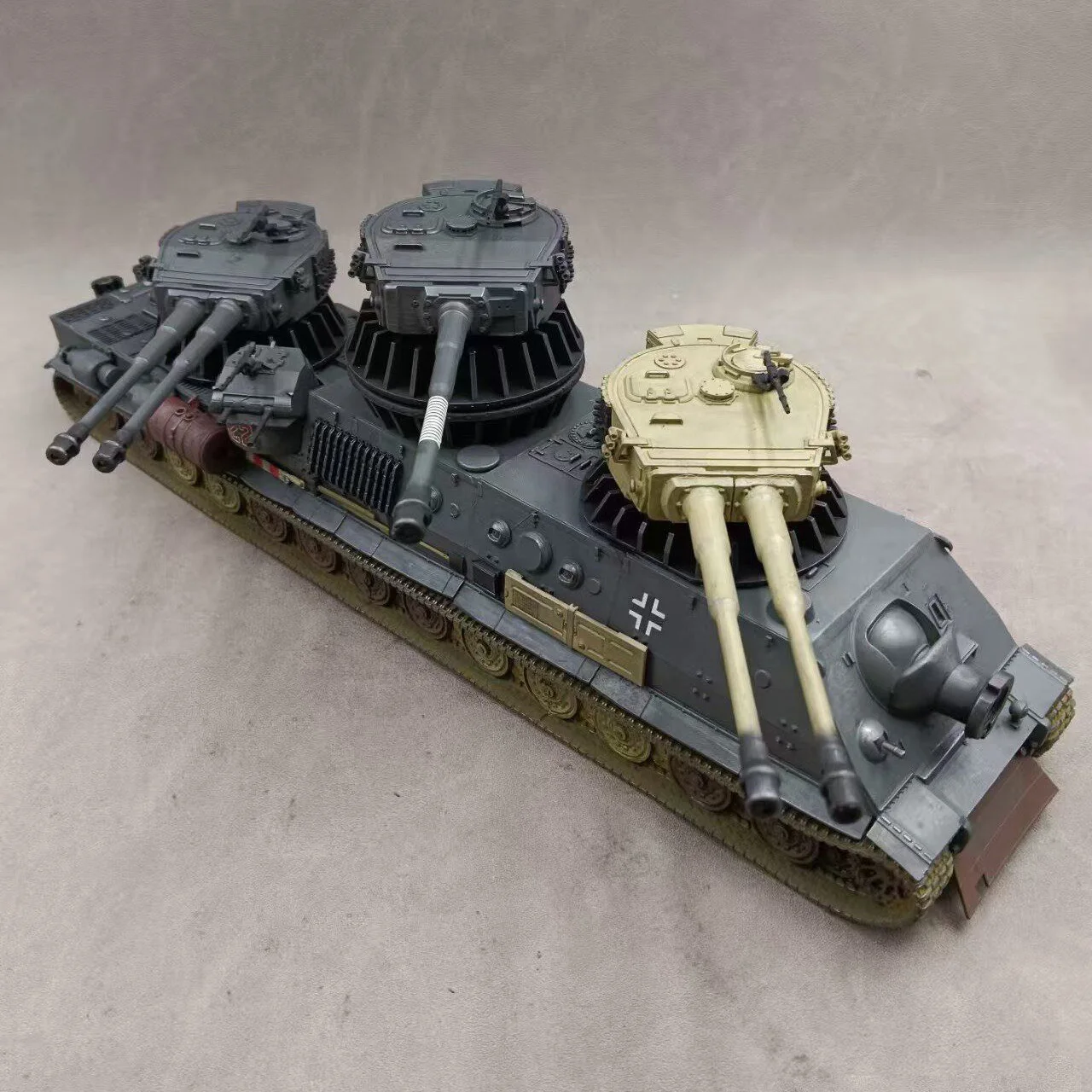 1/35 Storm Tiger Self-Propelled Creative Tank, SLA printing hand-colored finished model decorative ornament