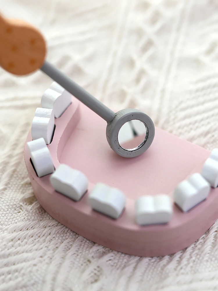 Kleiner Arzt aus Holz für Kinder spielt Zahnarzt, orales Dental-Set, Krankenschwester-Spielzeug, Baby lernt Zähne zu bürsten und zu Hause spielen – Detail 3