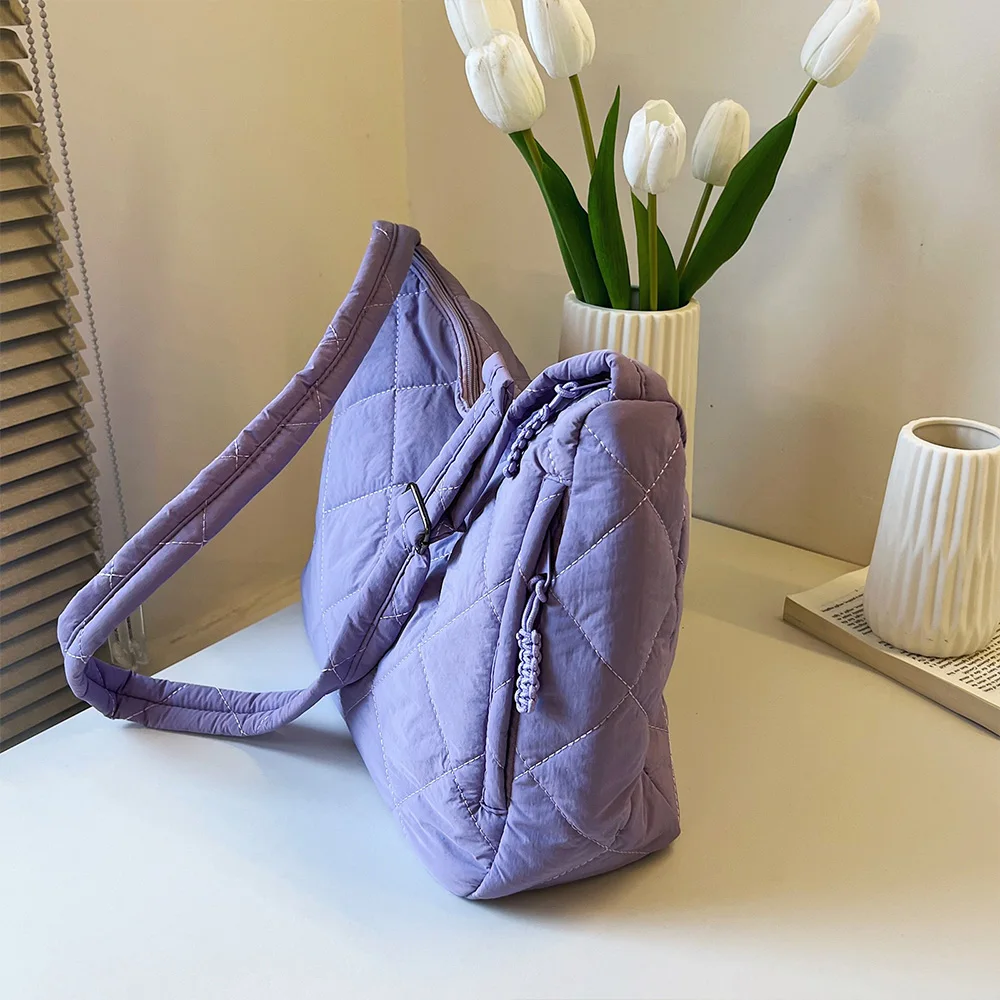 Quilted Large Capacity Single Shoulder Crossbody Bag Women's New Cotton Bag Casual Lightweight New Pleated Fashion Commuter Tote image 4
