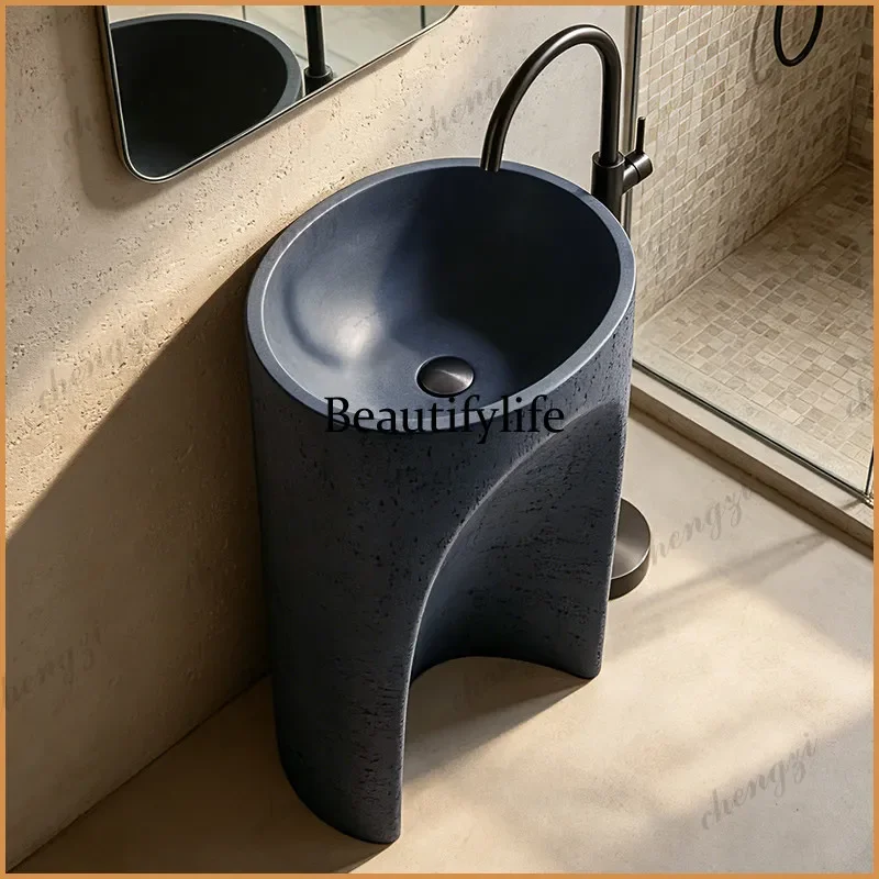 Lavabo personnalisé de style wabi-sandy Y136, lavabo intégré design du sol au plafond, colonne en travertin artistique créative