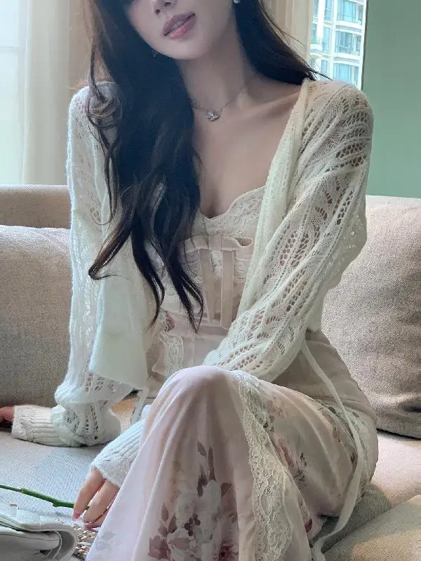 ฤดูร้อนหวานและเซ็กซี่Bodyconชุดลูกไม้สําหรับผู้หญิงVคอไม่สมมาตรHem Slim Fitสปาเก็ตตี้ชุดชาY2Kสาวร้อนสไตล์