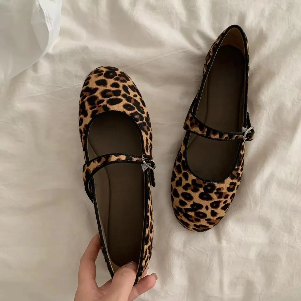 sapatilhas-de-veludo-com-estampa-de-leopardo-para-mulheres-confortaveis-e-macias-com-bico-redondo-estilo-mary-jane-para-primavera-e-outono