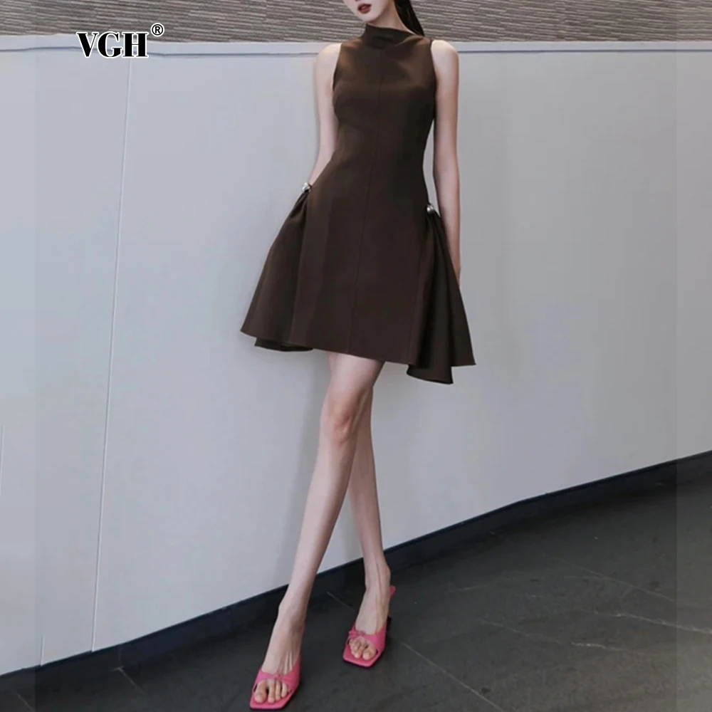 

VGH Temperament Solid Sleeveless A Line Dresses for Women Diagonal Collar High Waist Spliced Metal Slim Short Dress Female New