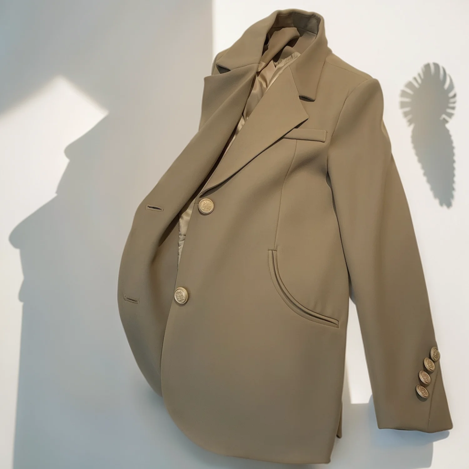 

Blazers Womans Roam Mid Trimmed Regency Concert Sophisticated Ladylike Decorated Lapel Refined Edged Ventilated Masterful Korean