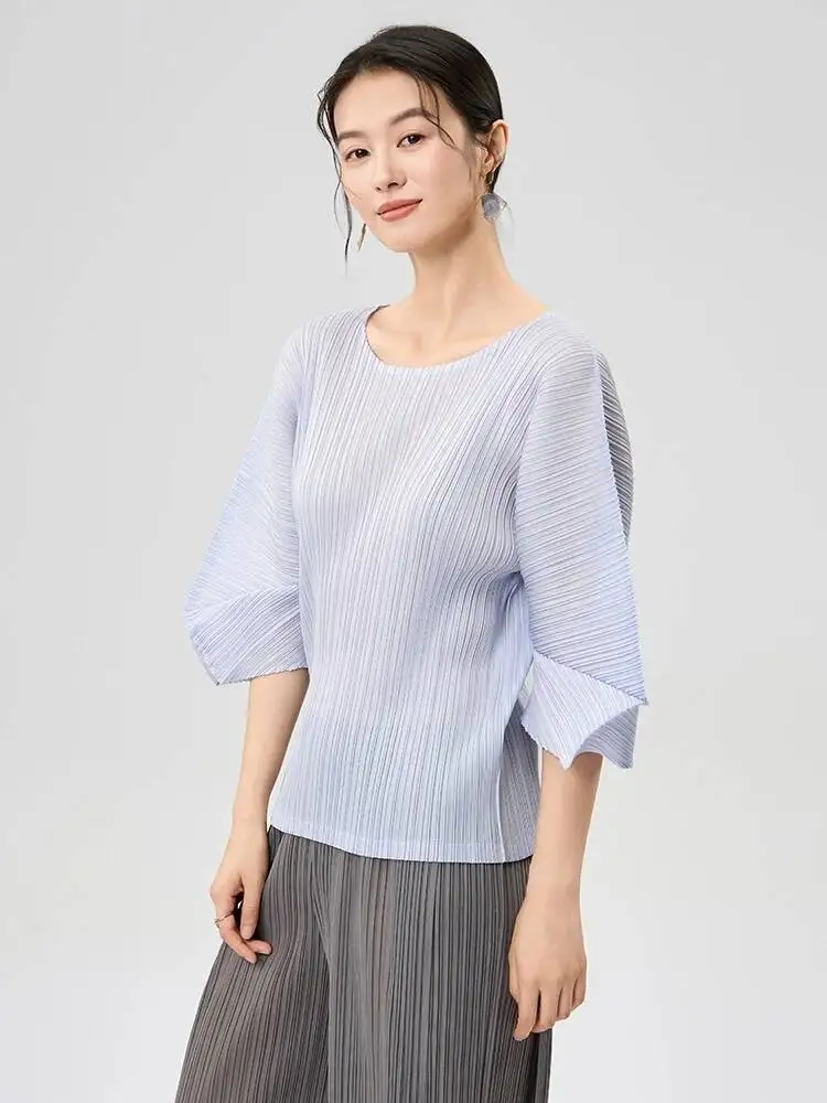 Blue Simple Light Round Neck Three Quarter Sleeve Pleated T-shirt Loose Versatile Casual Women's Tops 2025 Summ PLA3