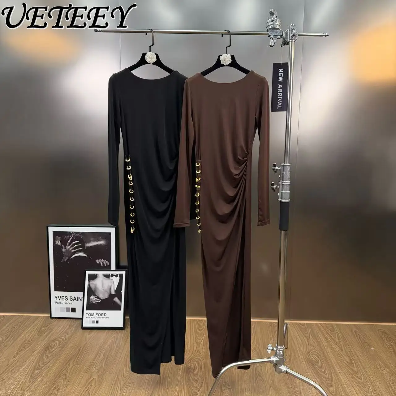 

2026 Spring New Round Neck Long Sleeve Metal Button Long Sleeve Dress Heavy Craft Slit Slim Fit Simple Versatile Long Dress