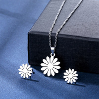 316L Stainless Steel New Fashion Jewelry Elegant Daisy Flowers Charm Chain Choker Necklaces Earrings Set Pendants For Women