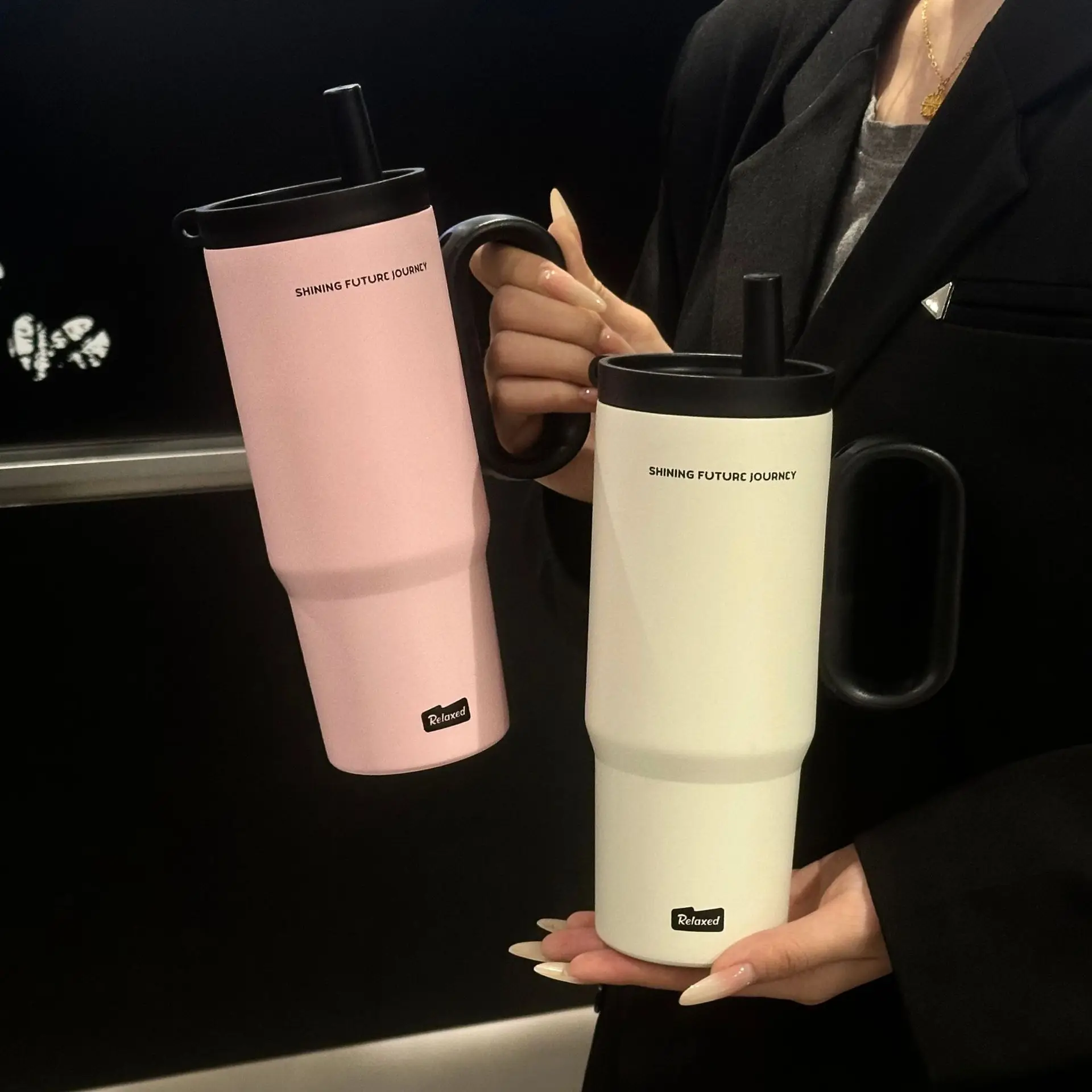 كوب ترمس من الفولاذ المقاوم للصدأ سعة 720 مل مع شفاطة ومقبض لشرب القهوة والثلج كوب معزول للسيارة والسفر وزجاجة مياه خارجية #2