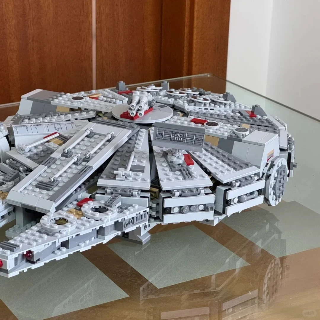 Space Wars Millennium ship Bricks Stars Fighter For Millennium Set Falcon Ship Model Building Blocks Toys For Children1381pcs moc