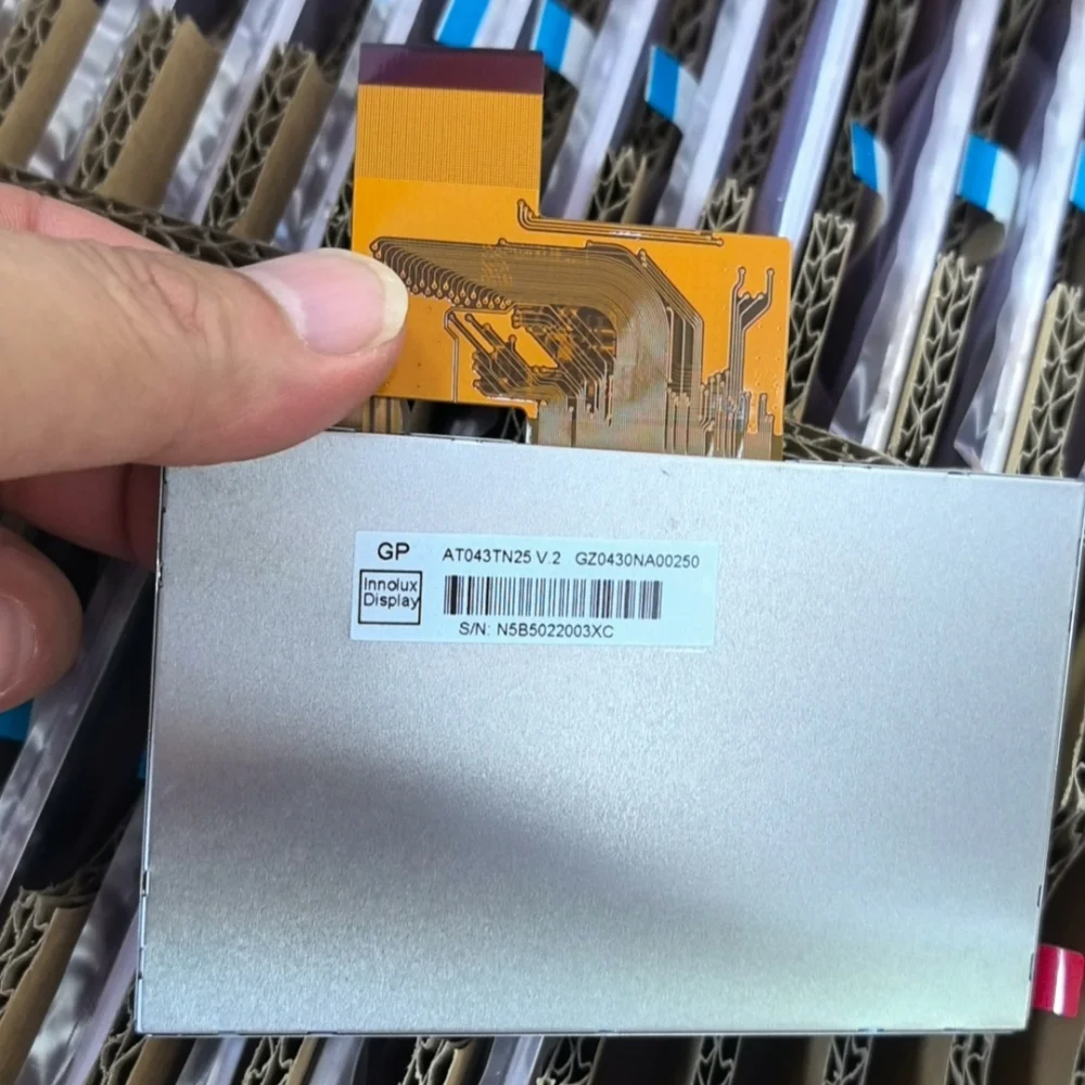 

AT043TN25 V.2 4.3-inch 480×272 LCD Display Screen