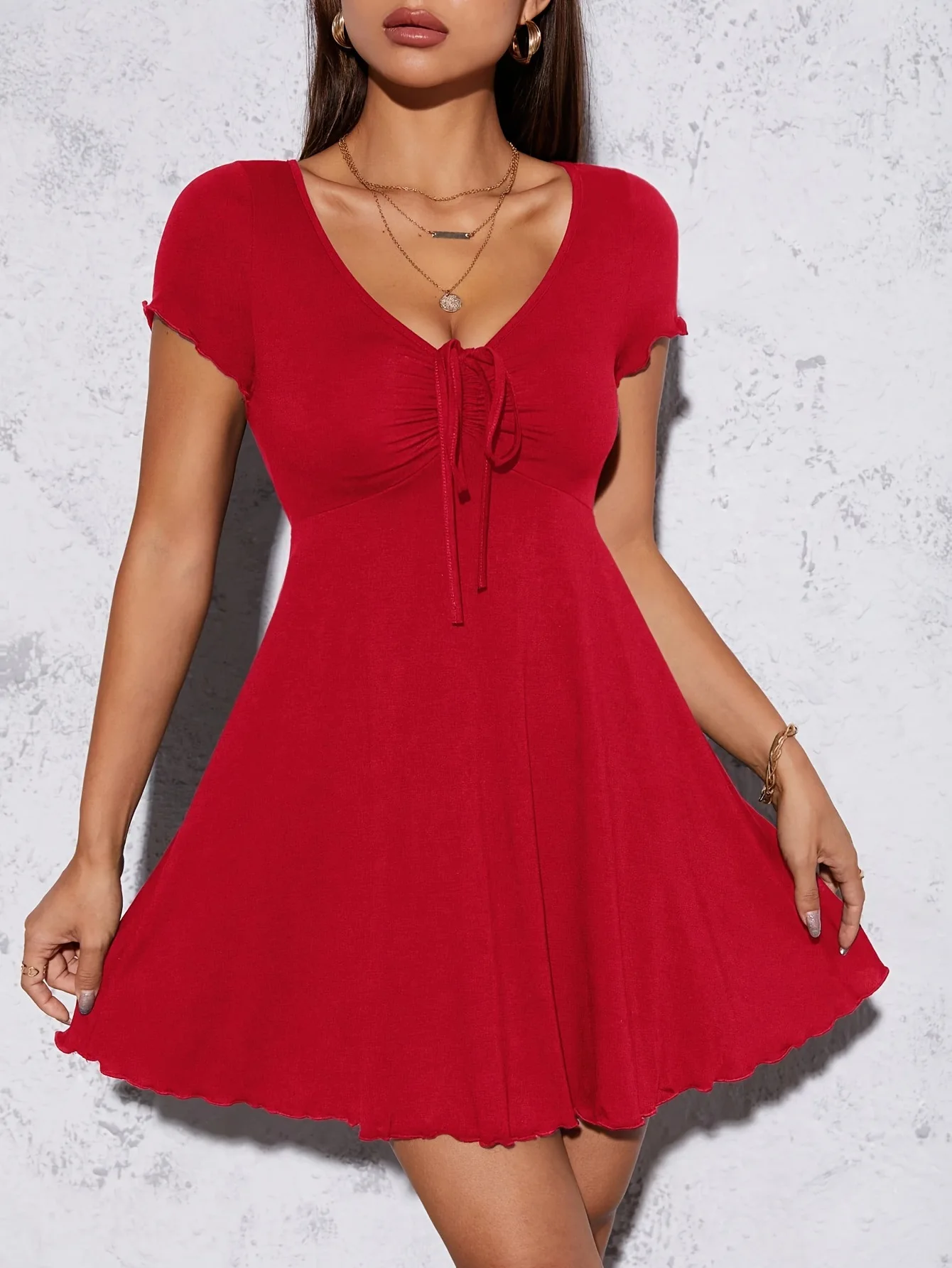 Sommerkleid für Damen mit V-Ausschnitt im Pure Desire Stil, Schleifendetail, Französischer Slim-Fit, Elegantes Design mit Taillenbindung – Detail 35