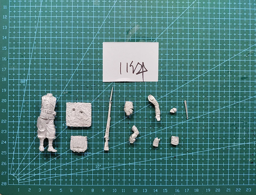 Resin Figure Miniature Model K - Model Kit Judge avaliação e preço