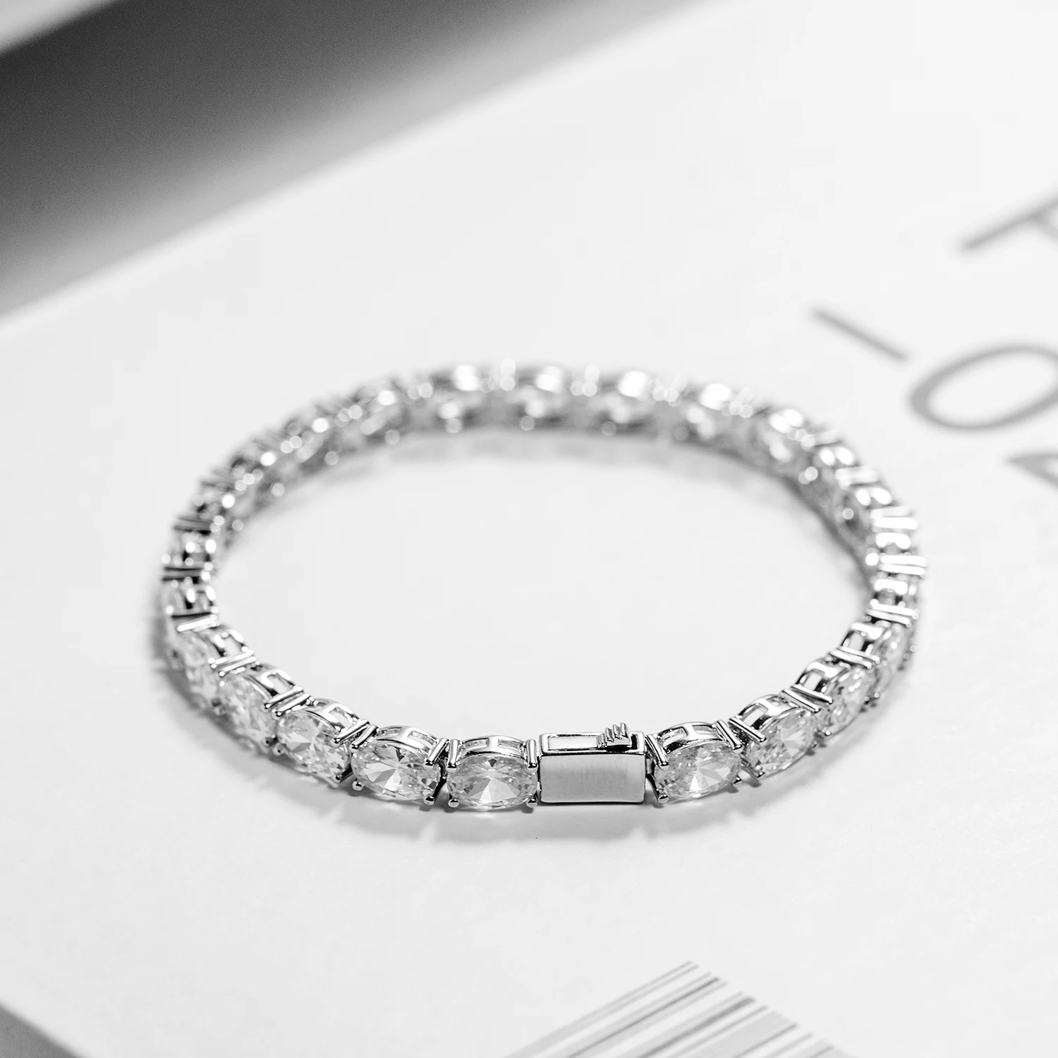 

Oval Cut Tennis Bracelet with 4x6MM 5A Zircon Copper Rhodium Plated Women Jewelry Bridal Prom Valentine Gift Shiny Round Design