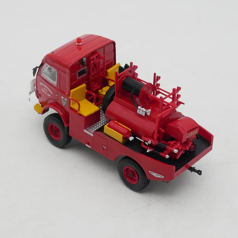 Renault R2240 modelo de coche de aleación de simulación de motor de fuego francés, escala 1:43, pantalla estática, juguete coleccionable, decoración de recuerdo, regalo