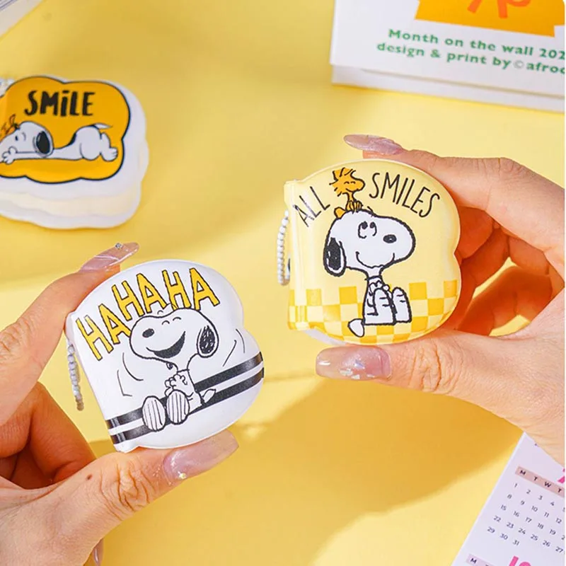 Imagem -02 - Criativo Snoopy Memo Pad Sticky Note Descompressão Mini Notebook Papelaria Notepad Post Escritório e Material Escolar 12 Pcs por Lote