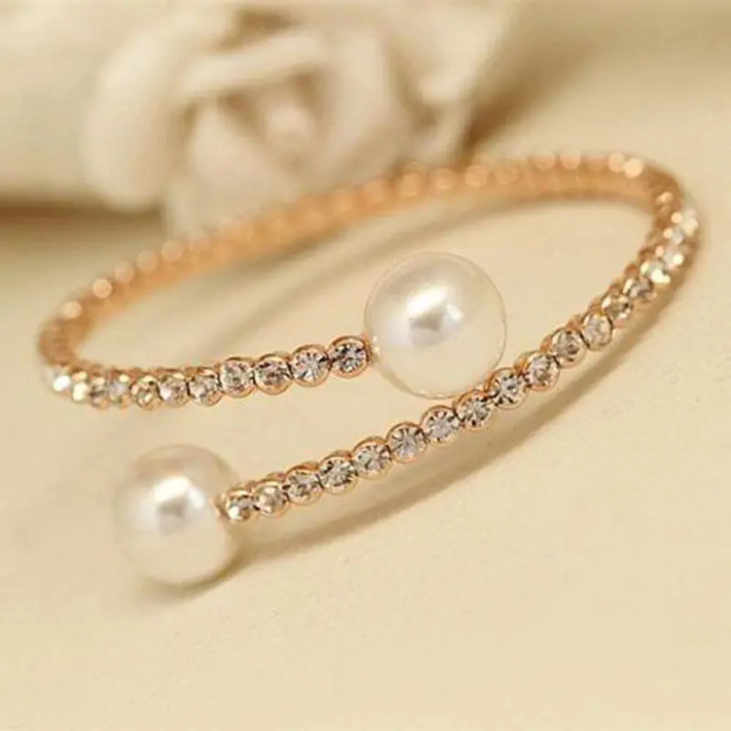 Hollow Belt Quartz Watch + Pearl Zicron Bracelet 2pcs/set