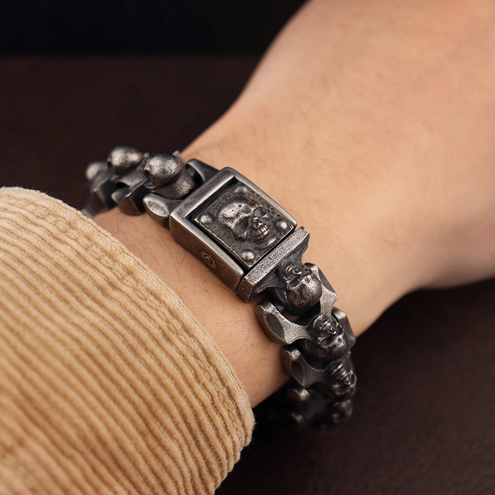 กำไลข้อมือผู้ชายสไตล์วินเทจลาย - Gothic Skull Ring บทวิจารณ์และราคา