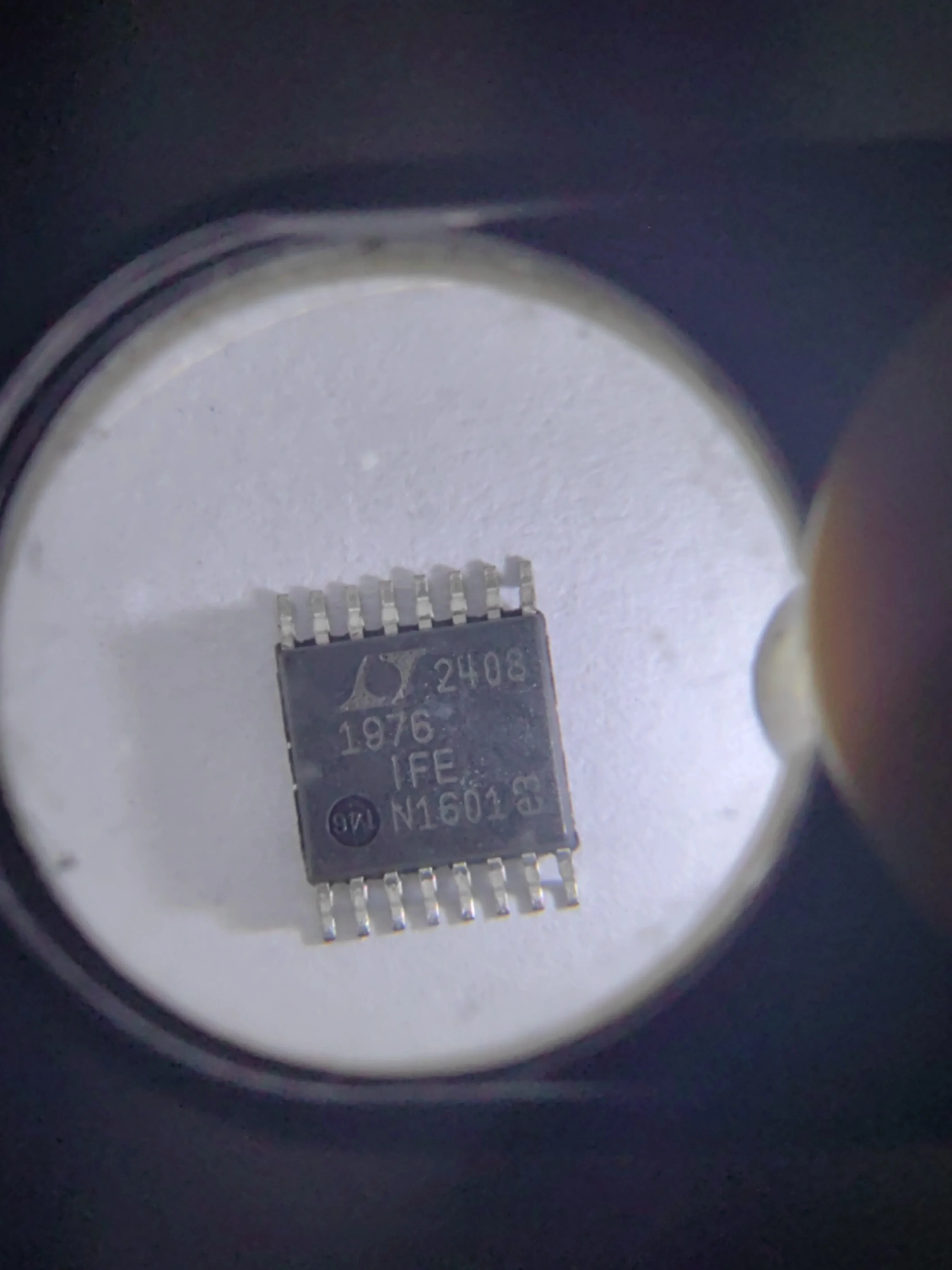LT1976BEFE LT1976BIFE LT1976IFE LT1976EFE LT1976 - High Voltage 1.5A, 200kHz Step-Down Switching Regulator with 100uA Quiescent