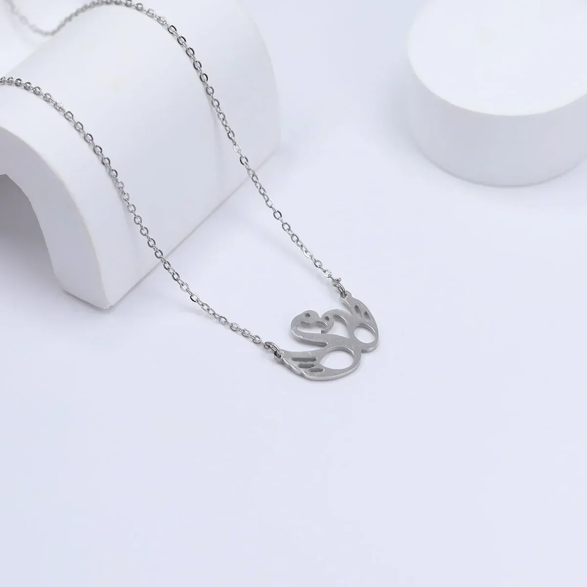 Fashion Swan Pink Crystal Zircon Diamonds Gemstones Pendant Necklaces for Women Girl White Gold Color Choker Jewelry Party Gifts