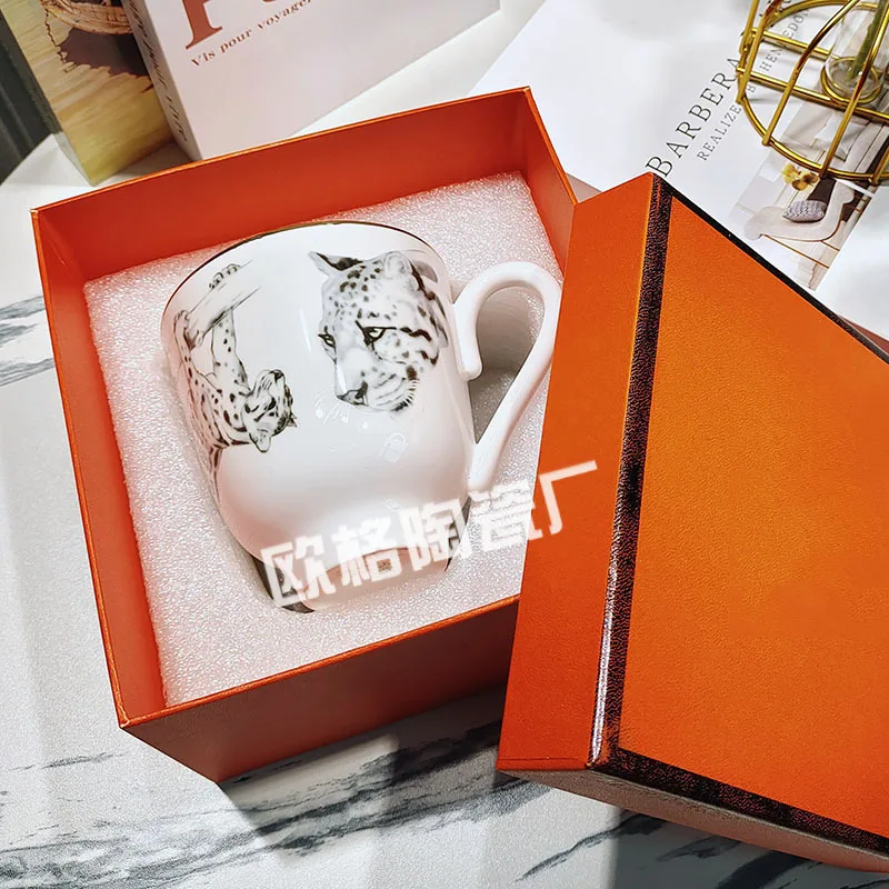 

Creative Bone China Stem Glass with Light Luxury European Style Breakfast Milk Cup Oatmeal Cup for Office Cafe Mug