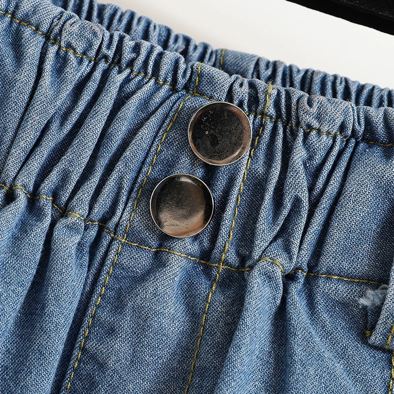 ขากว้างหลวมกางเกงยีนส์กางเกงขาสั้นผู้หญิง 2025 ฤดูร้อนใหม่เอวสูงครึ่งความยาวสีฟ้ากางเกงยีนส์กางเกงขาสั้นเกาหลีกางเกงยีนส์สบายๆ