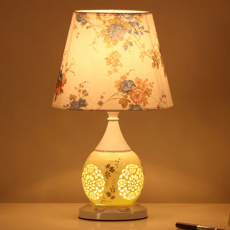 Chinese ceramic table lamp European simple creative wedding lamp wedding room bedroom bedside table lamp 16 color dimming