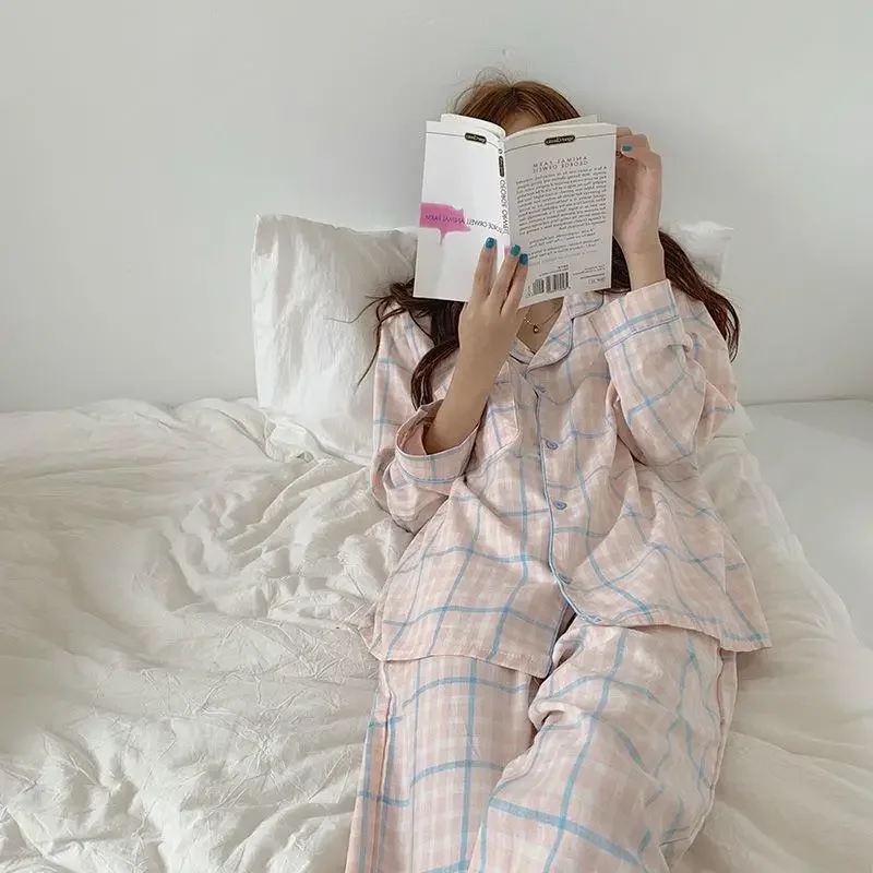 طقم ملابس منزلية فضفاضة بأكمام طويلة للنساء لربيع وخريف حلوة وطازجة من ساكورا وردي نمط شبكي ملابس نوم سروال كارديجان