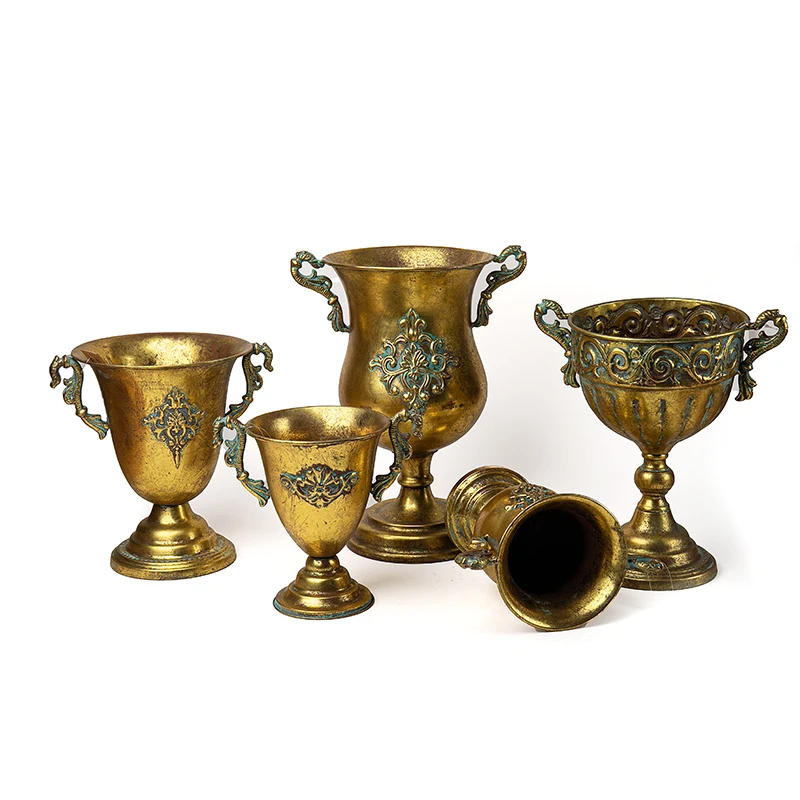 Golden retro flower utensils flower weng European wrought iron flower arrangement utensils wedding banquet