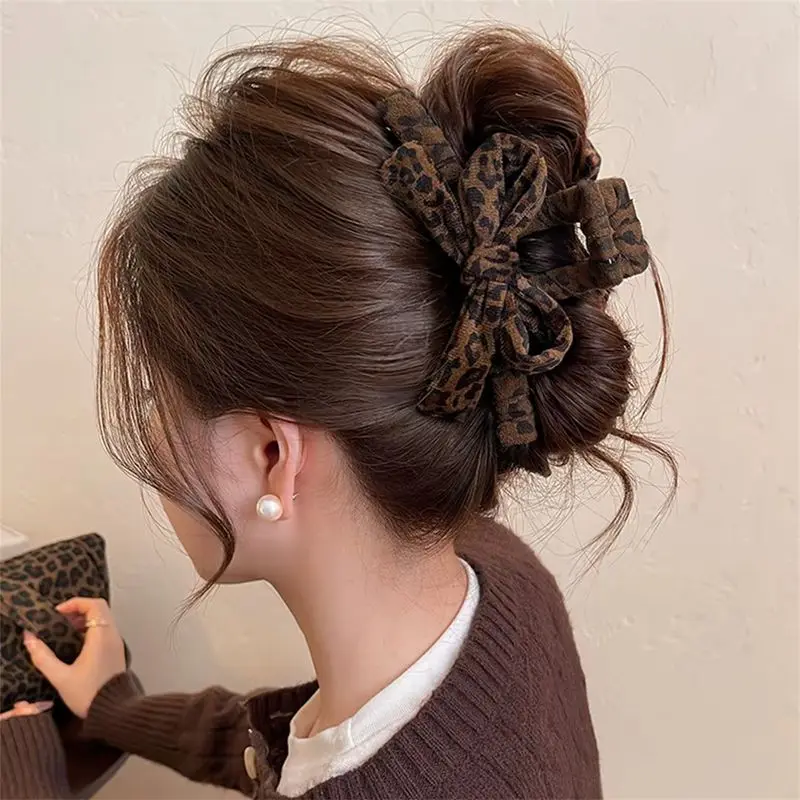 

1pc Fashion Returns~ Leopard Print Bow Shark Clip Hair Clipper for Women, New Edition, High-End Hair Accessories, Autumn