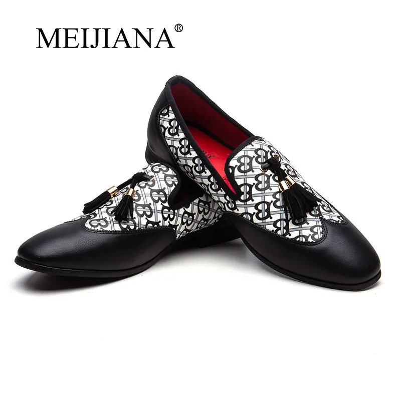 Men Tassel Loafers with Monogram Print Upper Black Leather Toe Red Inner Formal Dress Shoes for Men Office Party Footwear