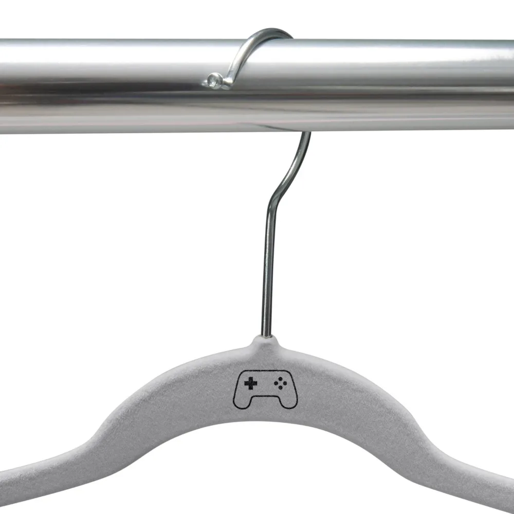 شماعات ملابس مخملية للأطفال مع أيقونة وحدة تحكم الألعاب، 25 عبوة، رمادي فاتح