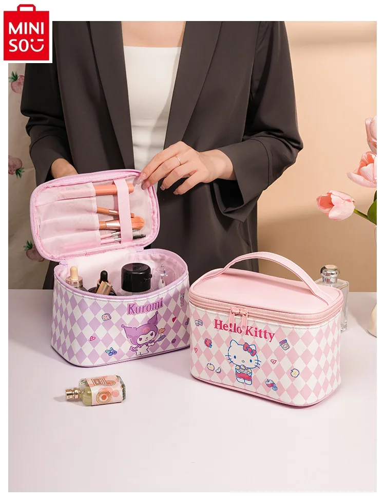 Mala de maquiagem kuromi da Hello Kitty Cartoon, bolsa de armazenamento de grande capacidade para estudantes, doce e fofa, nova, 2024