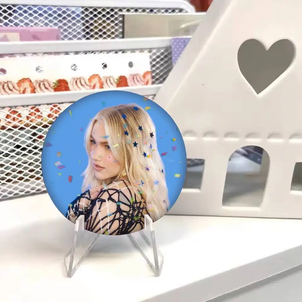 F-Freya S-Skye Pop Singer 25mm 32mm 44mm 58mm 75mm Brooches Badges Pins for Accessories Gift