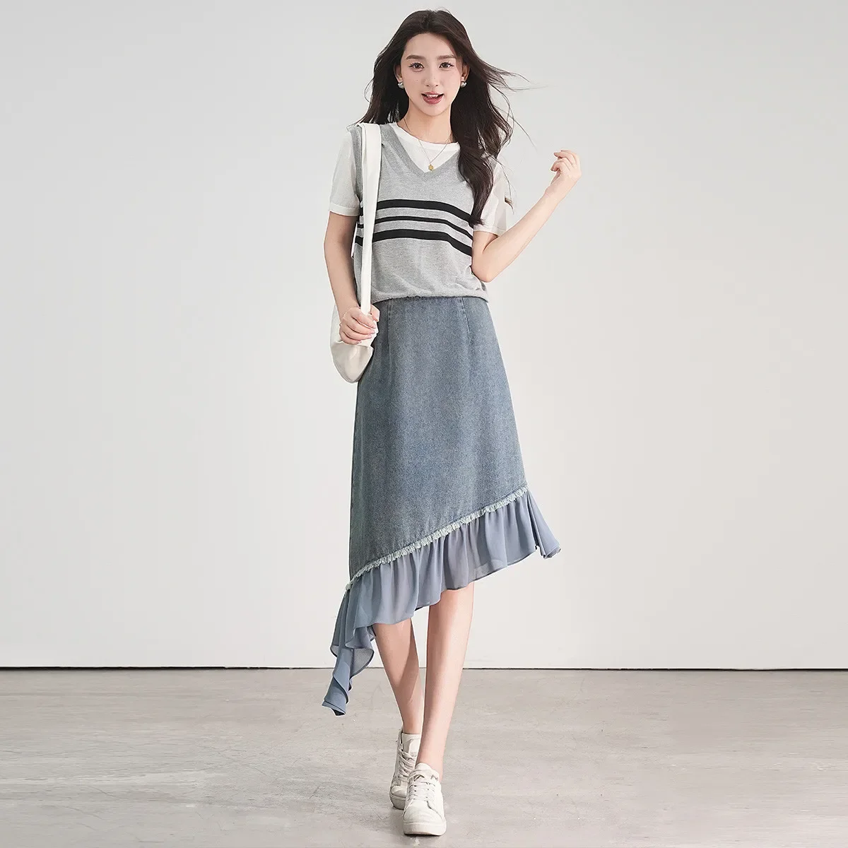 

LOUIS YAO Denim Half Skirt 2025 Ruffle Women's Skirt Summer New Design Irregular Splicing Hem Skirt