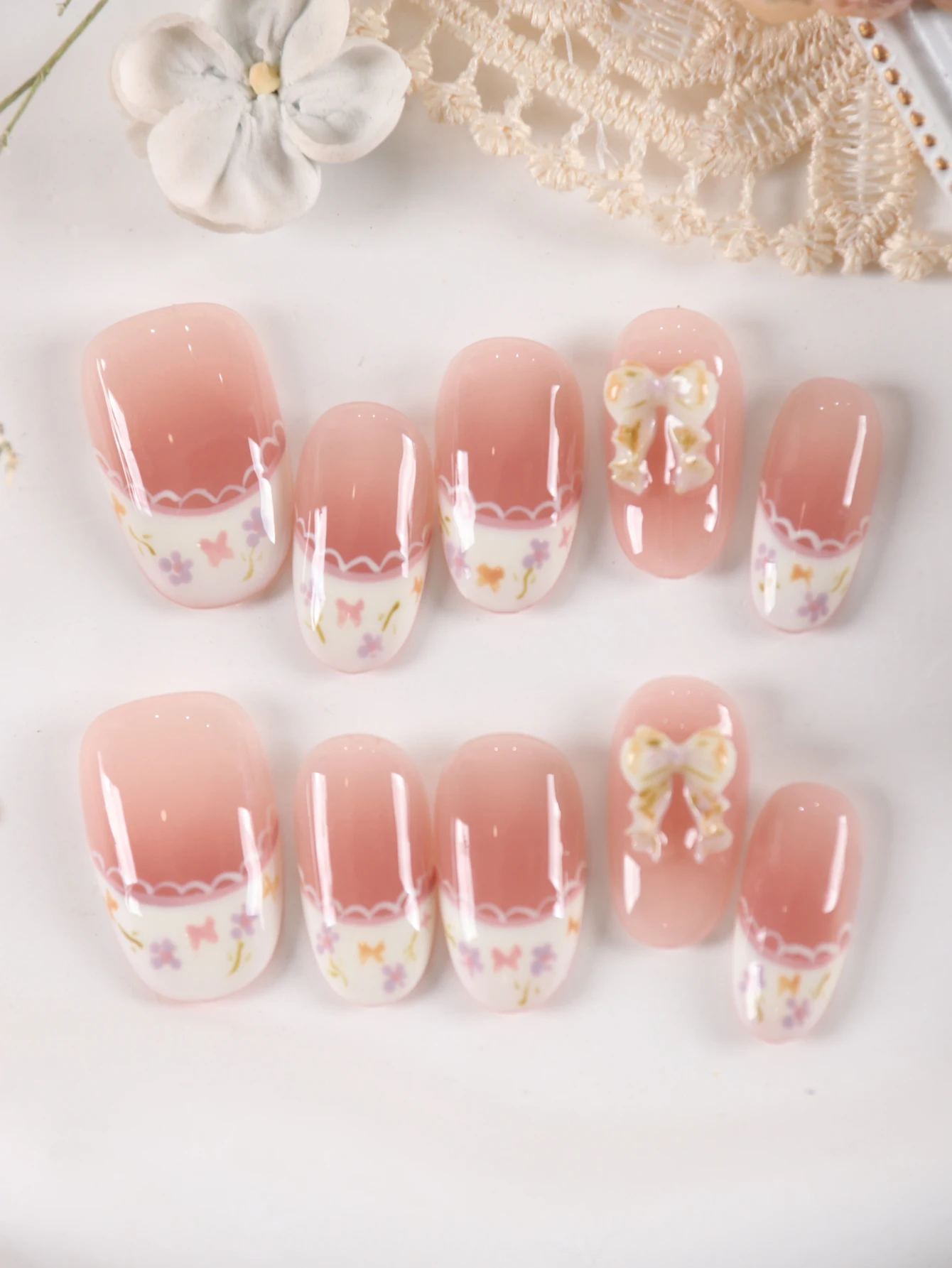 

10Pcs Press on Nails French Style White Bow Hand Drawn Flower Office Dailywear False Nails Artificial Nails Kit Nail Art DIY