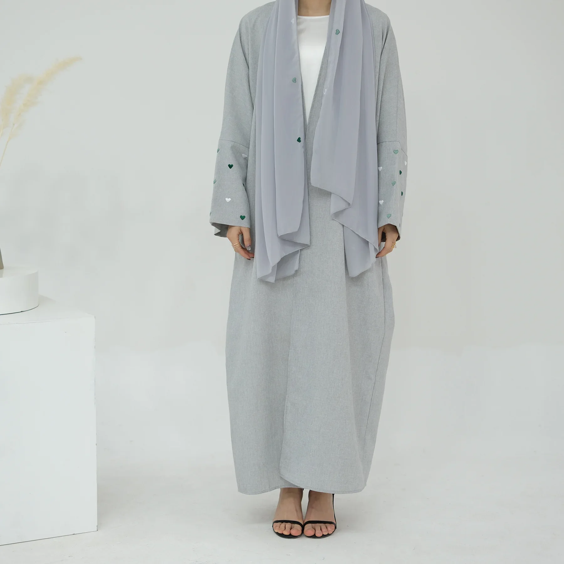 Cuore Ricamo Abaya Donna Tessuto di Lino Abito Lungo Cardigan Kimono Musulmano Abaya Dubai Caftano di Lusso Ramadan Eid Islam Vestiti