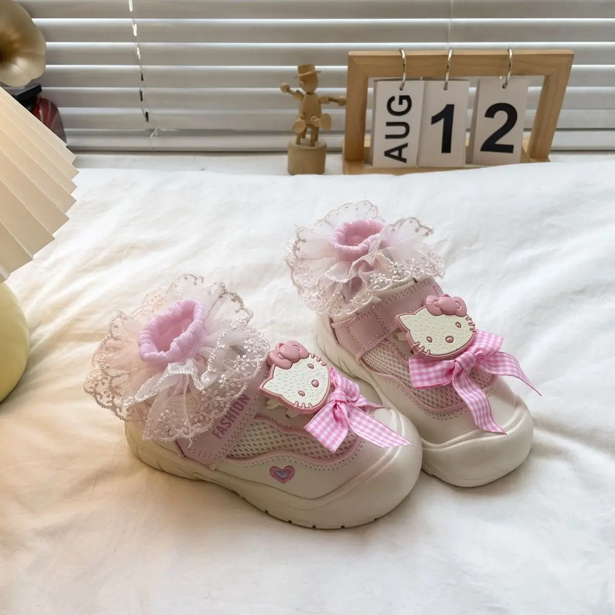 サンリオ ハローキティ キュートデザイン 新しいパンシューズ 甘くて柔らかい Y2K 女子学生 厚底シューズ トレンド 多用途 スポーツボードシューズ