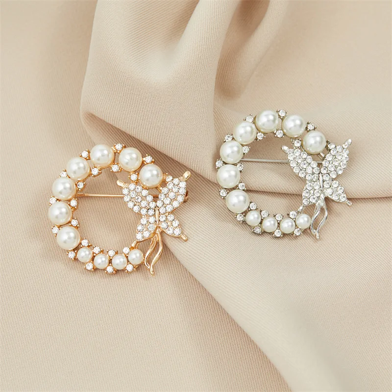 Pearl Rhinestone Circle Butterfly Brooch for Women Baroque Trendy Elegant Wreath Leaf Brooch Pins Round Zircon Corsage Jewelry