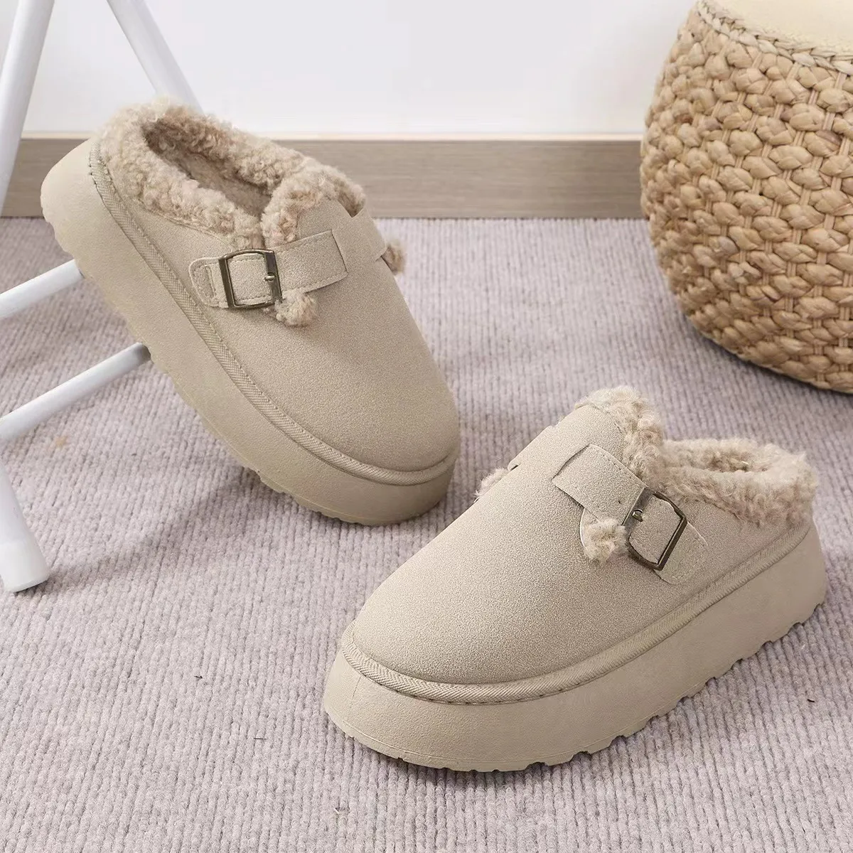 New Luxury Winter Women's Boken Shoes Plush Fashion Retro Bean Shoes Cotton Women's Flat Sole Slippers Platform Women Boots