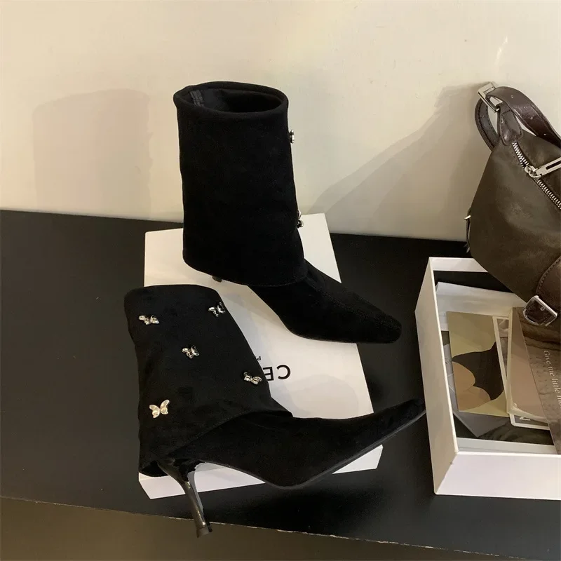 Botas de tornozelo para mulheres, decoração de metal, salto alto, botas de mulheres aconchegantes, design de luxo, moda, outono, inverno