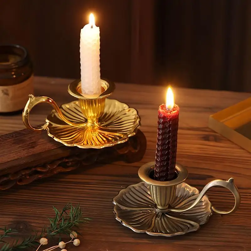 Vintage Metal Chamberstick Candle Holder With Handle Teacup Shape Ridged Pillar Candle Stand For Home Decor Wedding Table-New