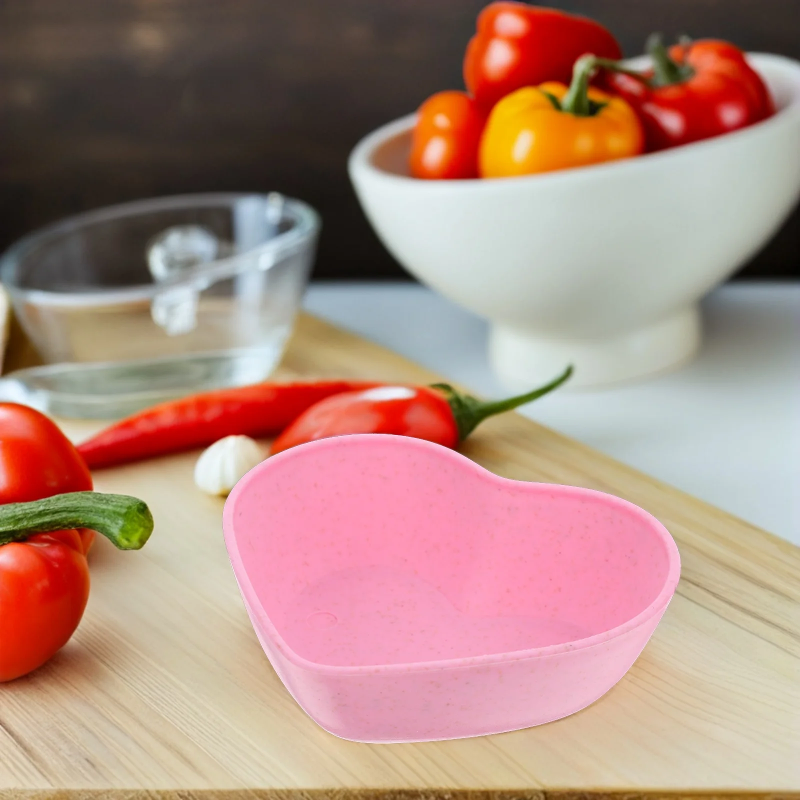 

4Pcs Heart Shape Sauce Dishes Straw Soy Sauce Plates Pink Condiment Dish for Sushi Paste Jam Dip Appetizer