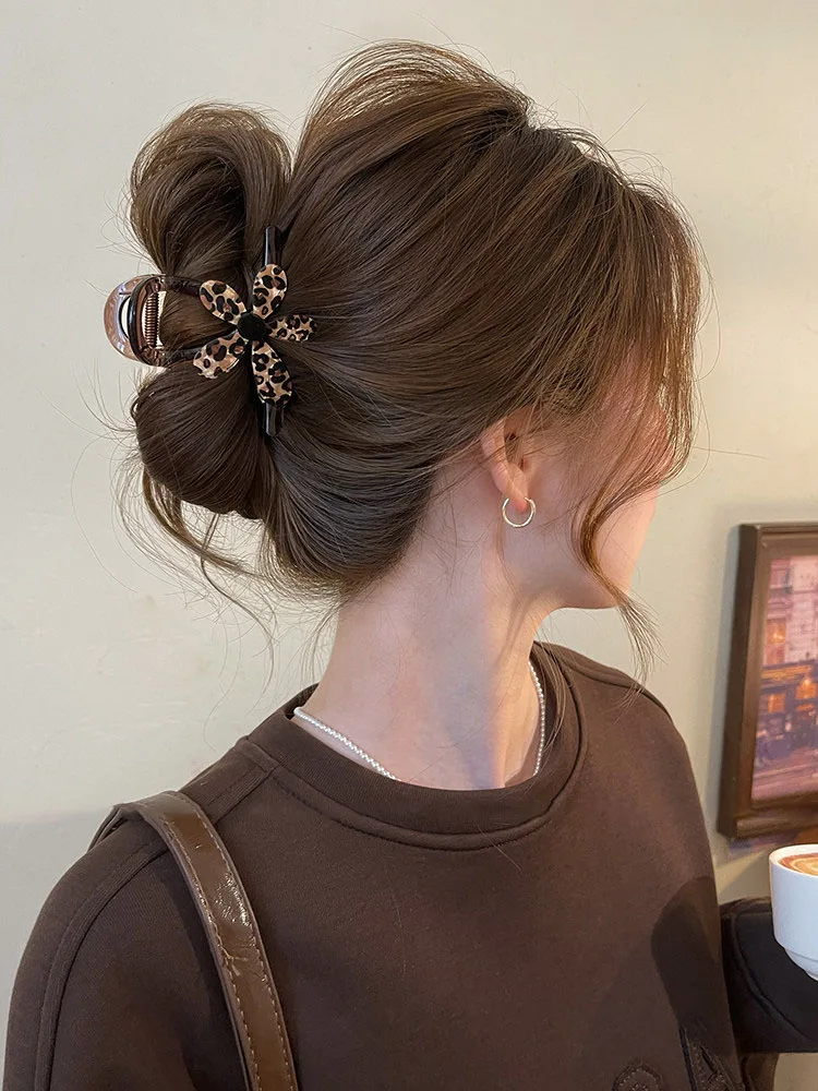 lastkiss-leopard-print-flower-hair-clip-women's-new-2026-elegant-sensation-back-of-head-shark-clamp-no-trace-hair-accessories