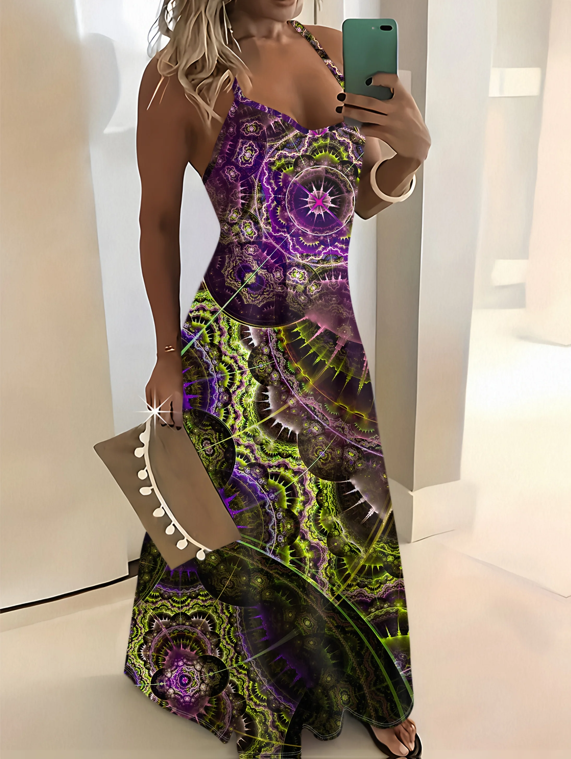 Vestido con cuello redondo y diseño estampado, estilo casual, con patrón fractal morado y verde