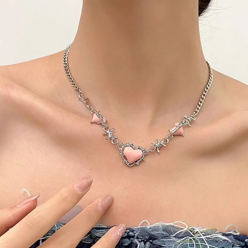 INS Stijl Roze Liefde Ketting voor Vrouwen Zoet Koel Licht Luxe Sleutelbeenketting Niche Ontwerp Lente en Zomer Accessoires Geschenken