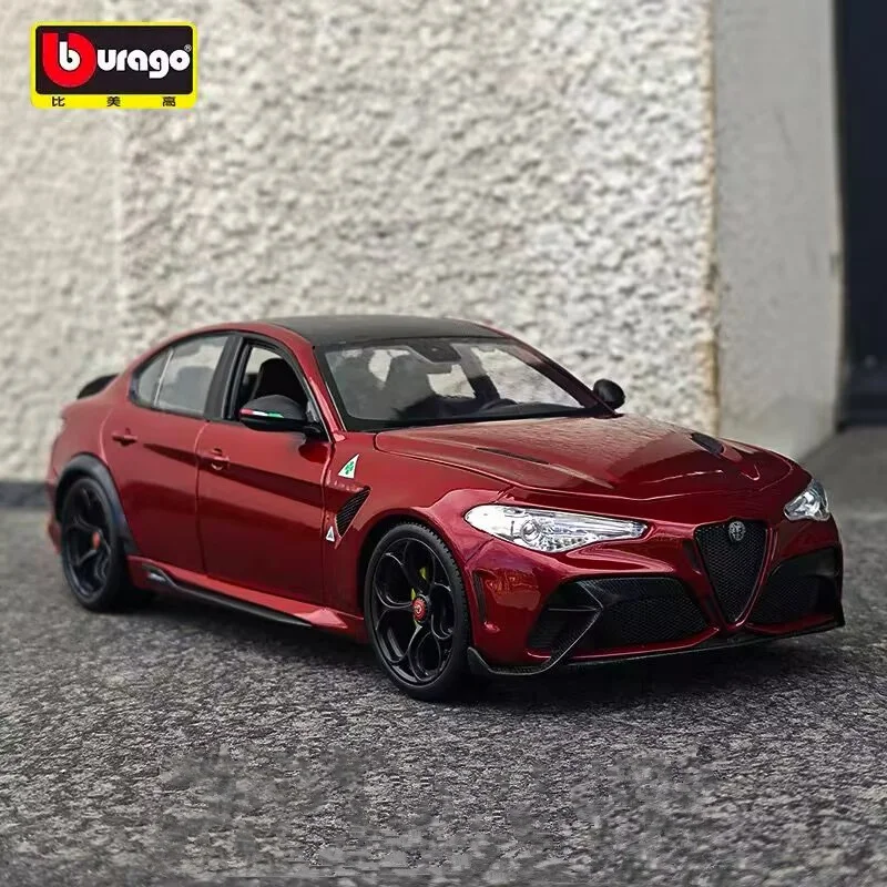 Bburago 1:18 Alfa Romeo Giulia GTAm Alloy Sports Car Model Metal Vehicles Car Model High Simulation Collection Children Toy Gift